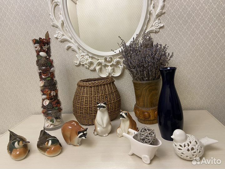 Вазы декоративные и статуэтки разных времен