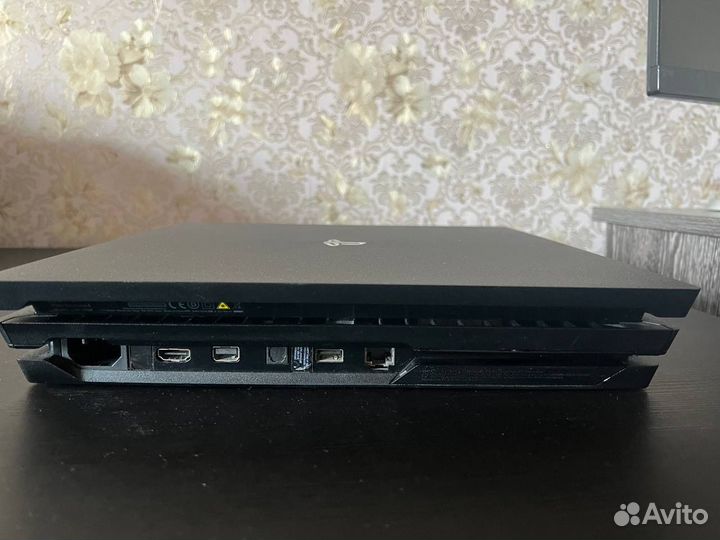 Sony playstation 4 PS4 pro 1tb