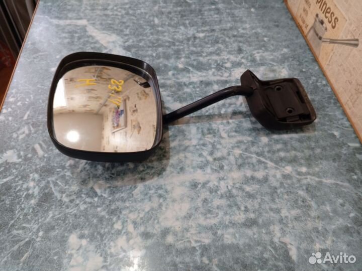 Зеркало двери багажника