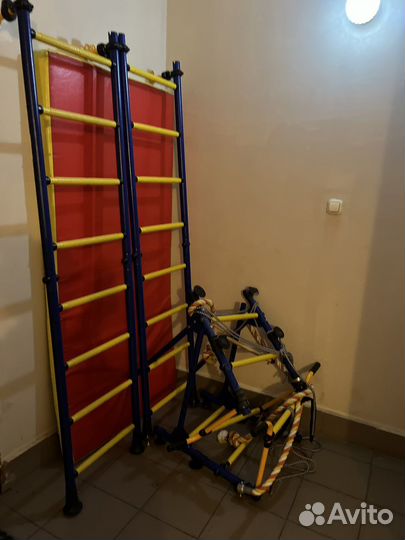 Шведская стенка с матрасом