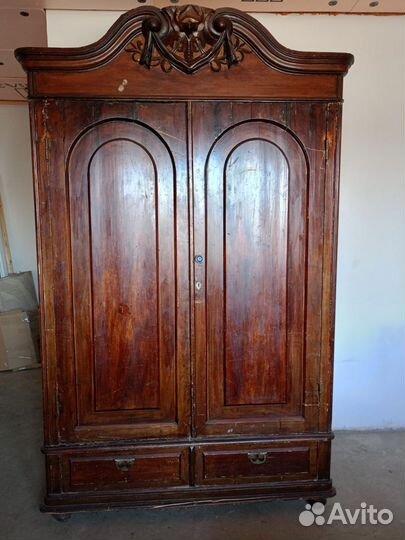Шкаф антикварный
