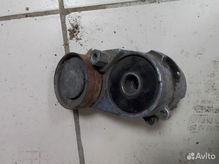 Натяжитель приводного ремня Audi A6 C5