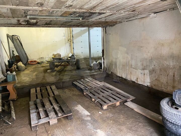 Гараж, > 30 м²