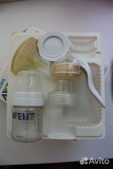 Молокоотсос Avent ручной + 4 бутылочки