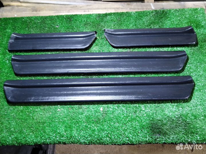 Накладки на пороги Ниссан Максима а32 комплект