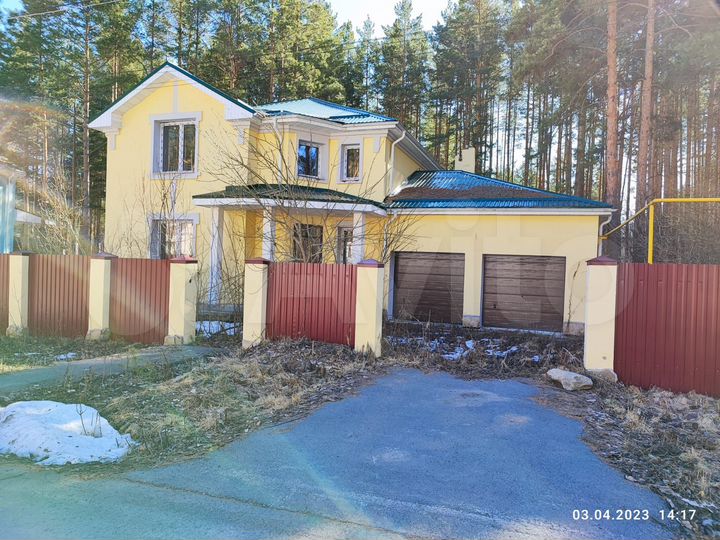 Коттедж 215 м² на участке 15 сот.