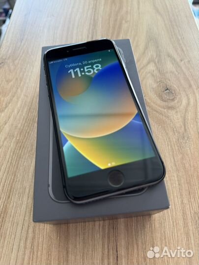 iPhone 8, 64 ГБ