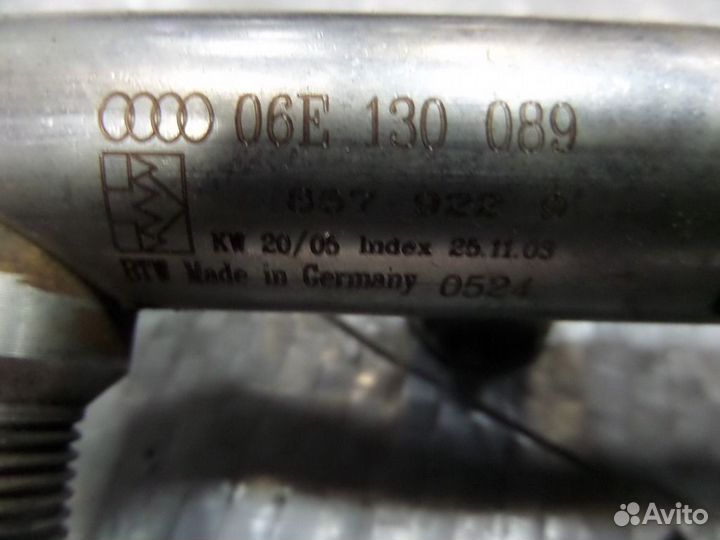 Рейка топливная (рампа) левая Audi A6 C6 3.2 FSI