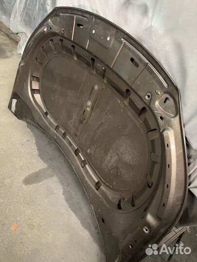 Капот на Volkswagen Tigyan