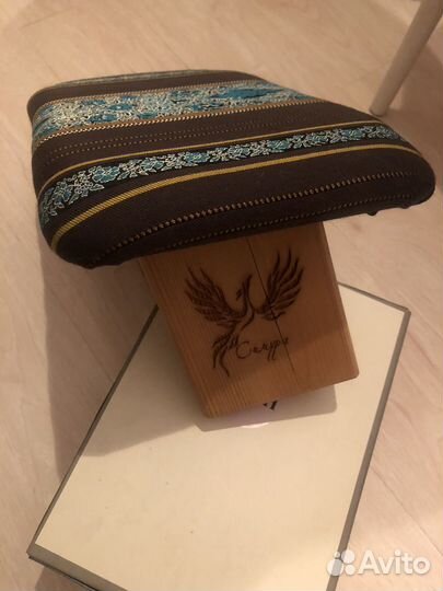 Скамья для медитации и коробка с аксессуарами