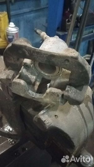 Продам передние тормозные суппорта иж ода