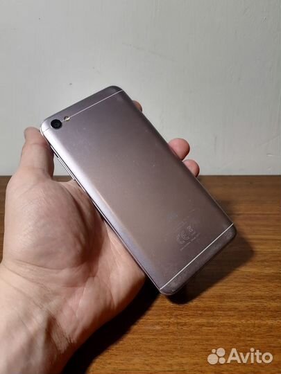 Телефон Xiaomi Redmi Note 5A