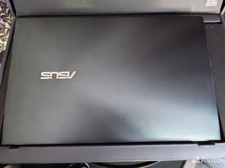 Asus zenbook 14 ux425