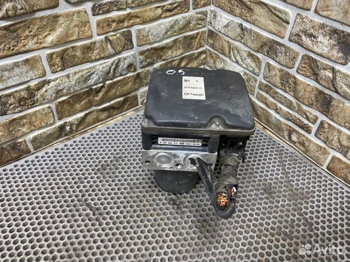 Блок управления тормозами/насос ABS Mercedes-Benz