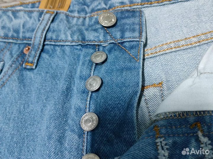 Светлые оригинальные джинсы Levis 501