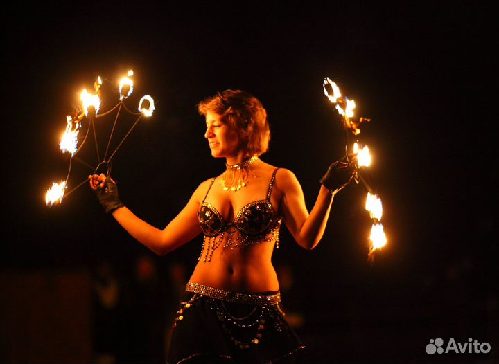 Костюм для восточных танцев.черного цвета