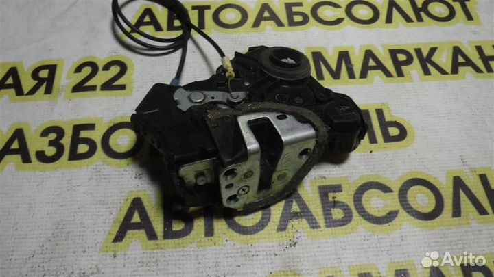 Замок двери передней правой Toyota Corolla (E150)
