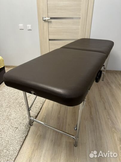 Кушетка,лампа и многое др.для наращивания ресниц