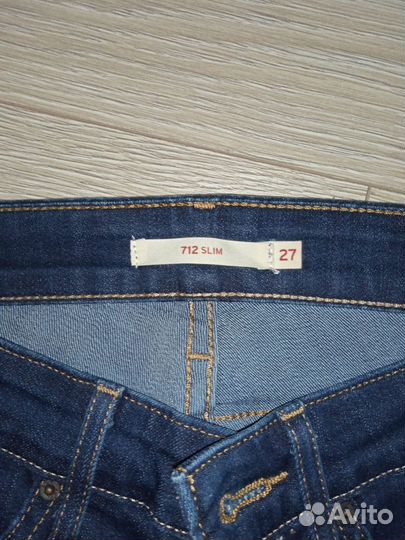 Джинсы levis 712 slim 27размер