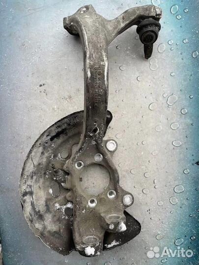 Кулак поворотный передний правый 4e0407258m