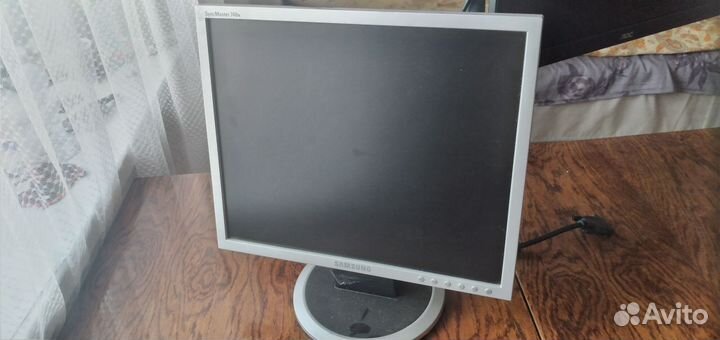 Монитор Samsung syncmaster 740n