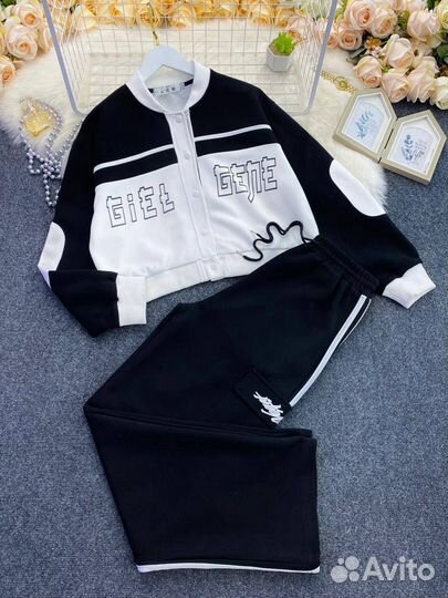 Спортивный костюм женский теплыйна флисе