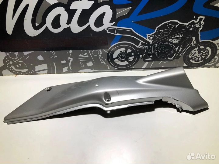 Пластик задний правый Honda VFR 750 F RC36 1993г