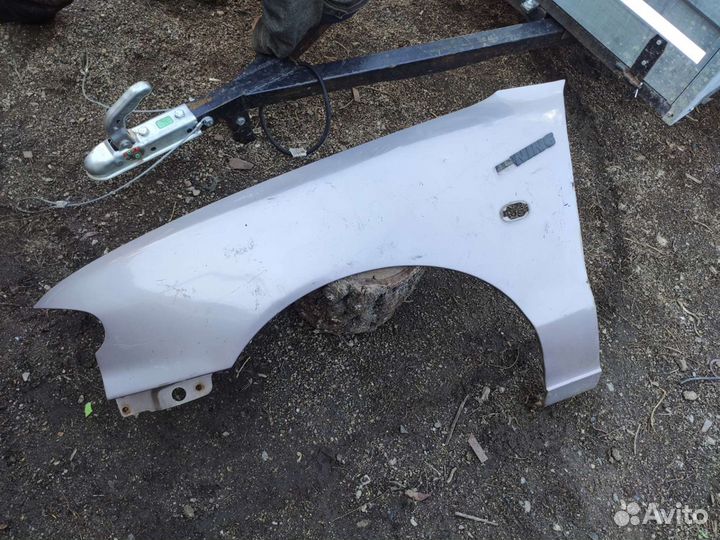 Hyundai accent 1996 крыло