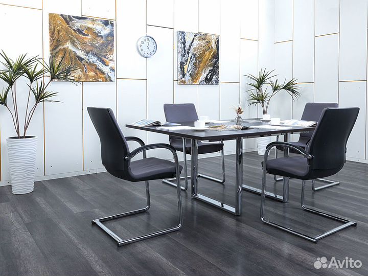 Стол для переговоров carre