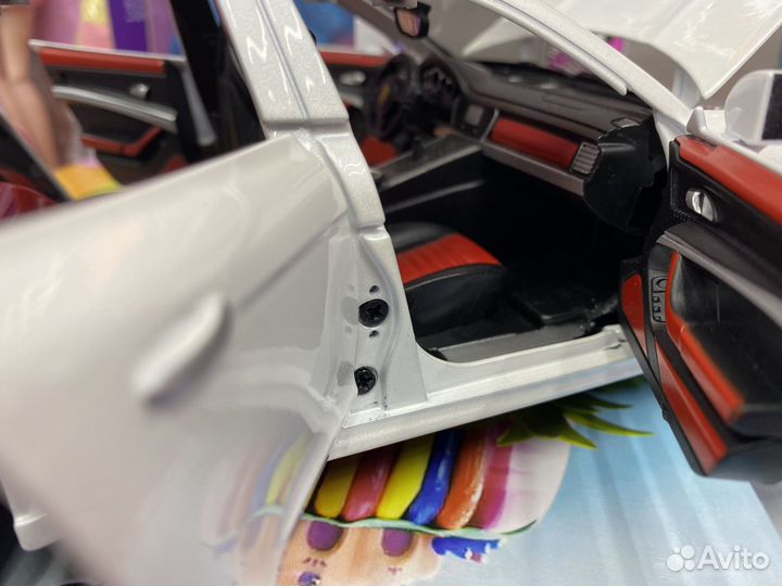 Металлическая машинка Porshe Panamera. 26 см