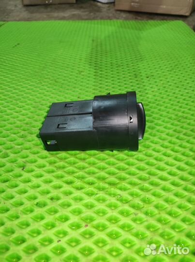 Переключатель света фар Volkswagen Polo 2012г