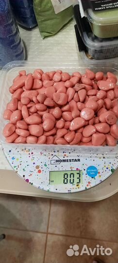 Камни галька цветные. Разные цвета