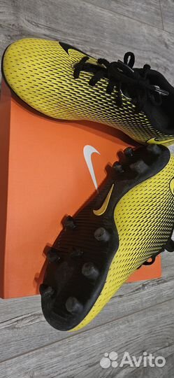 Футбольные бутсы nike