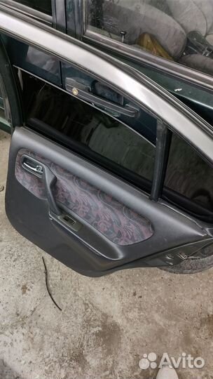 Двери на Nissan Primera R11 1997г