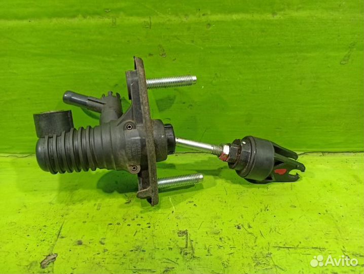 Главный цилиндр сцепления Toyota Corolla E150 1ZR