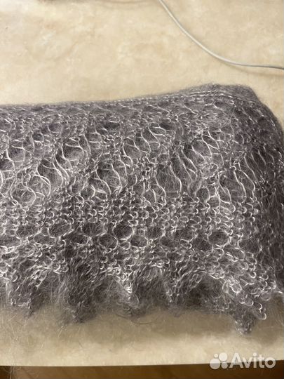 Пуховый платок ручной работы серый