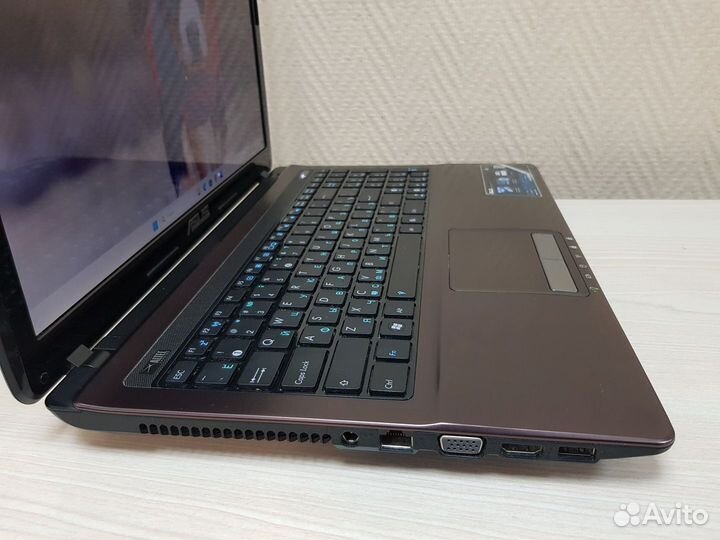 Ноутбук Asus на Core i7 с 8Gb ram + Видюха 2Гб