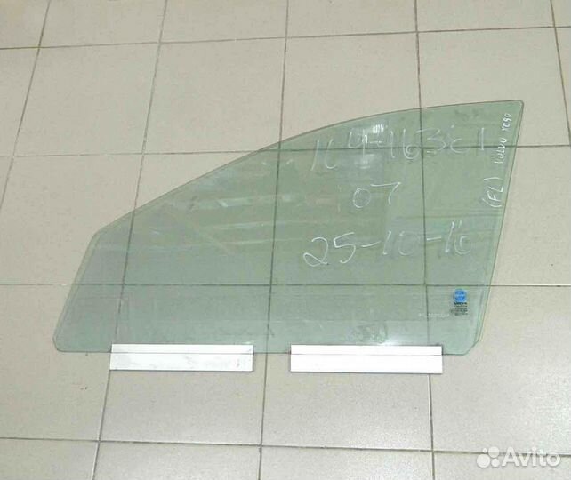 Стекло передней L двери Volvo XC90