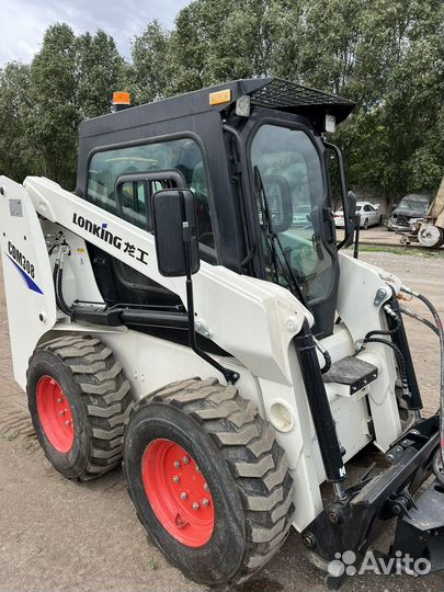 Машинист на мини-погрузчик