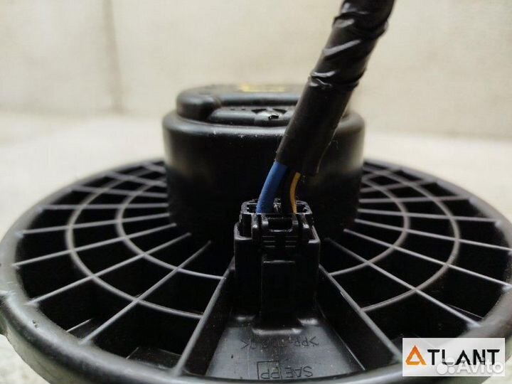 Мотор печки mazda demio