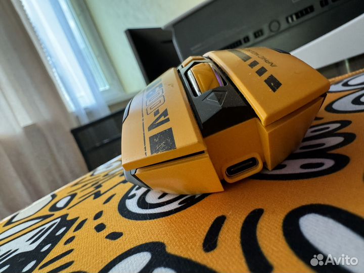 Игровая клавиатура и мышь