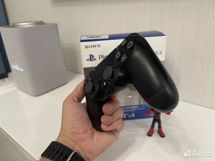 Геймпад PS4 DualShock 4 v2 оригинал как новые
