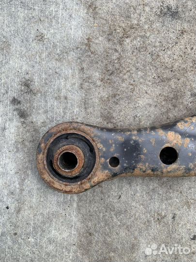 Рычаг Тойота Карина Е левый