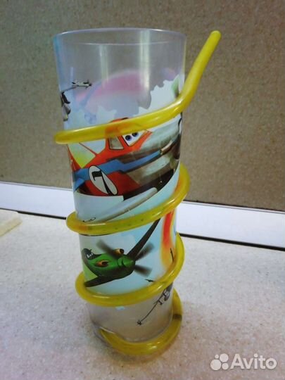 Стакан с трубочкой