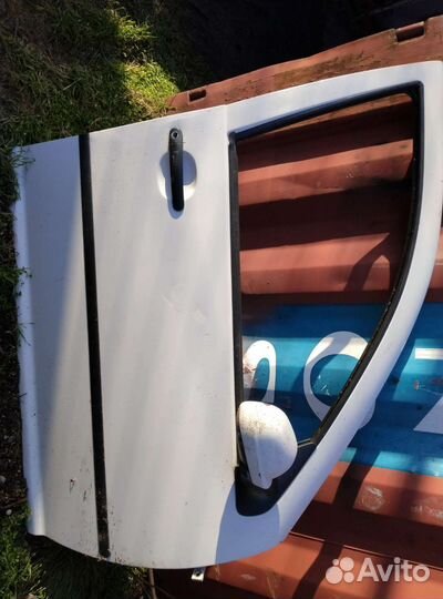 Дверь передняя правая гольф-4