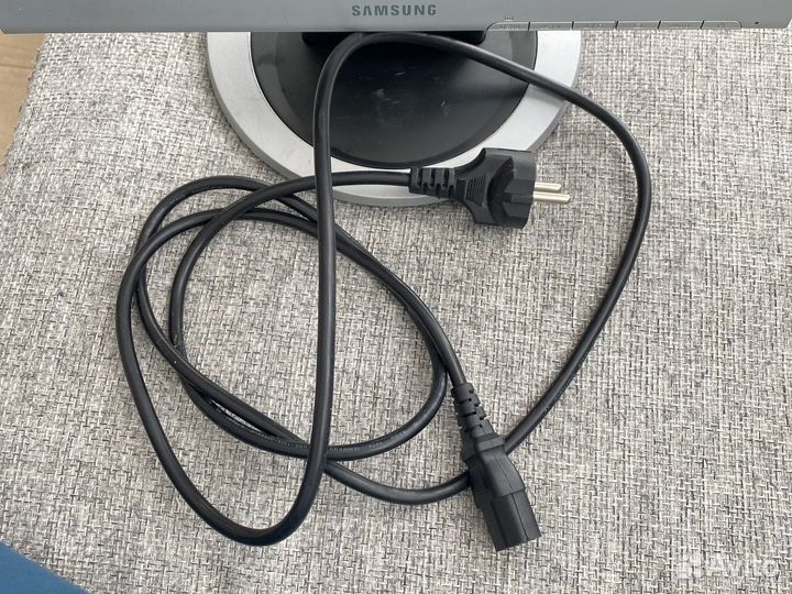 Жк-монитор 15