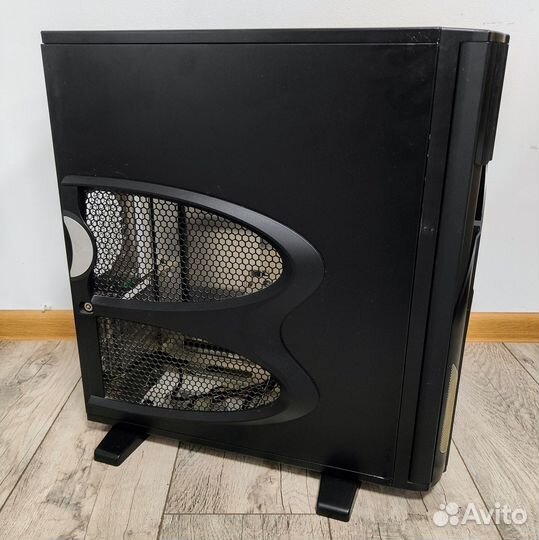 Компьютерный корпус, вентиляторы