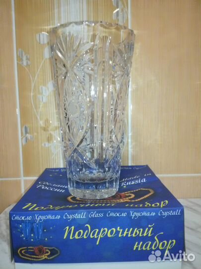 Хрустальная ваза