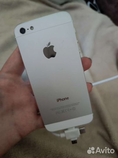 Телефон iPhone 5s или 5
