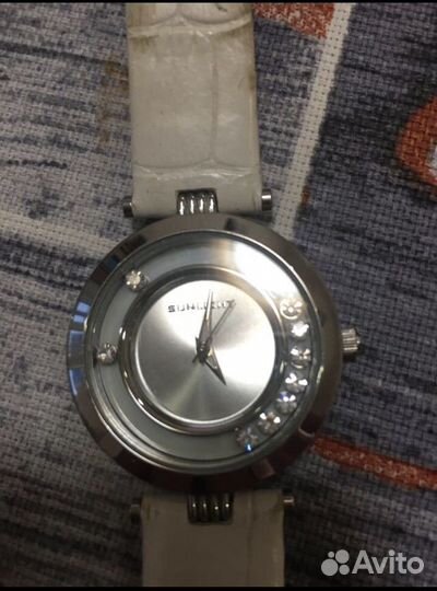 Часы наручные женские